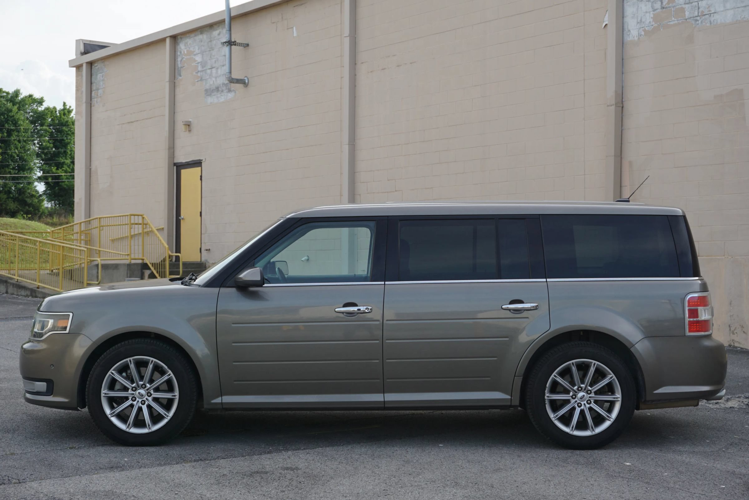 Used 2014 Ford Flex Limited w/ Equipment Group 301A FWD image 10