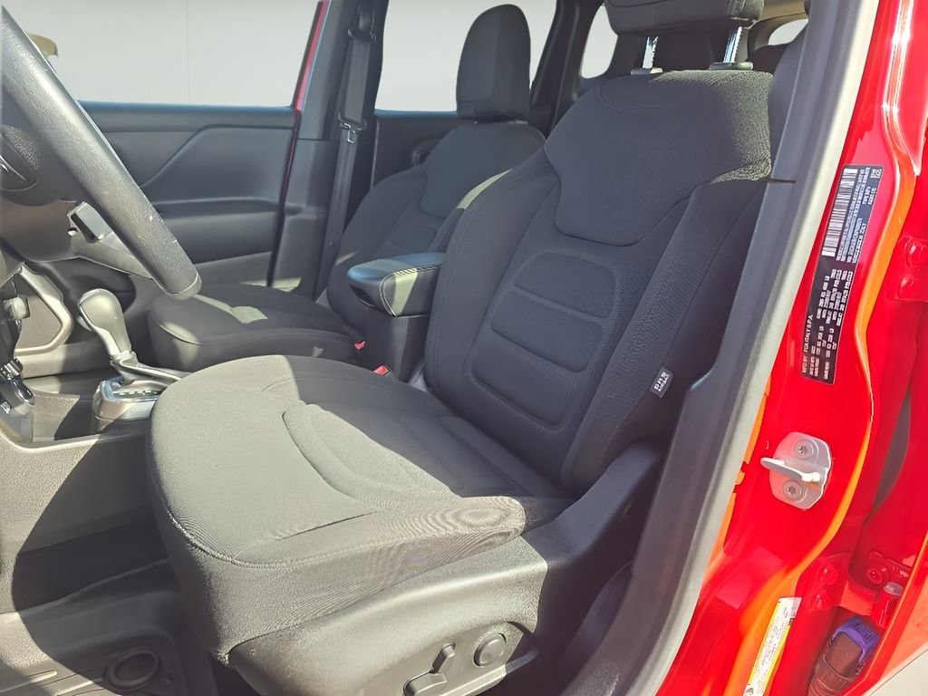 Used 2022 Jeep Renegade Latitude w/ Convenience Group image 12