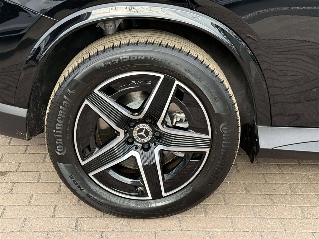Used 2025 Mercedes-Benz GLC 350e 4MATIC image 7