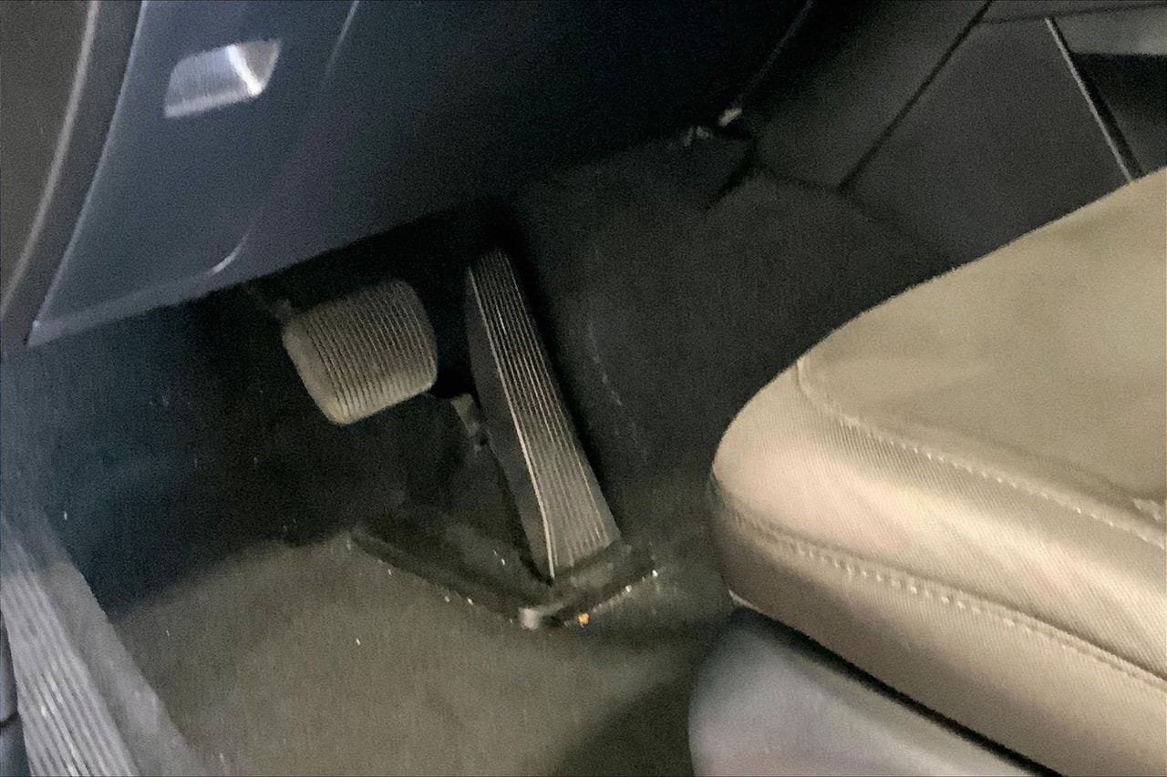 Used 2023 Ford Explorer XLT RWD image 22