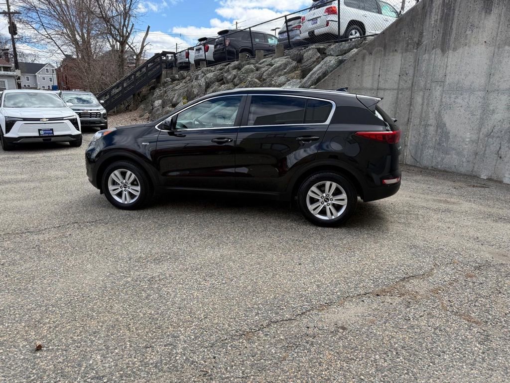 Used 2018 Kia Sportage LX image 2
