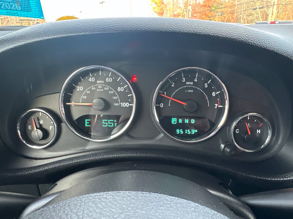 Used 2017 Jeep Wrangler Unlimited Sahara w/ Connectivity Group AWD/4WD image 26