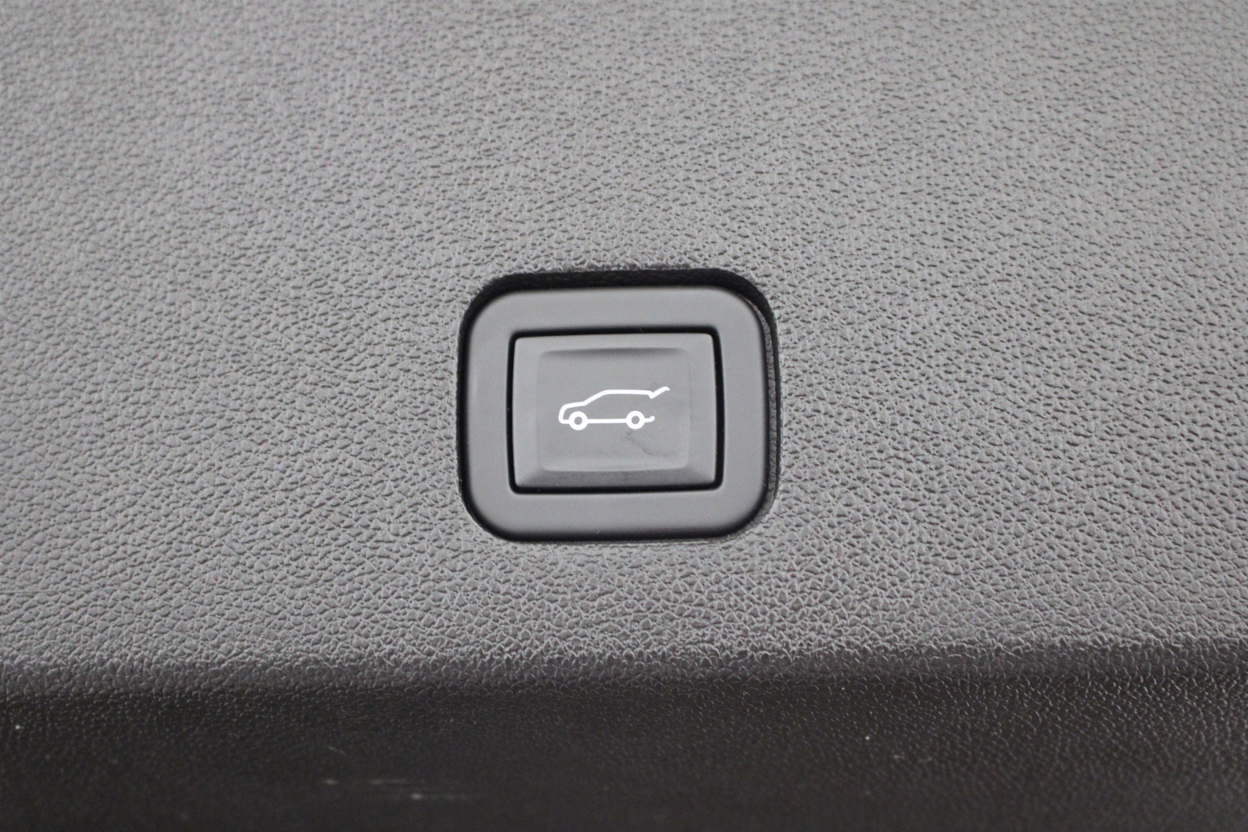 Certified 2025 Cadillac XT6 Premium Luxury w/ Platinum Package image 28