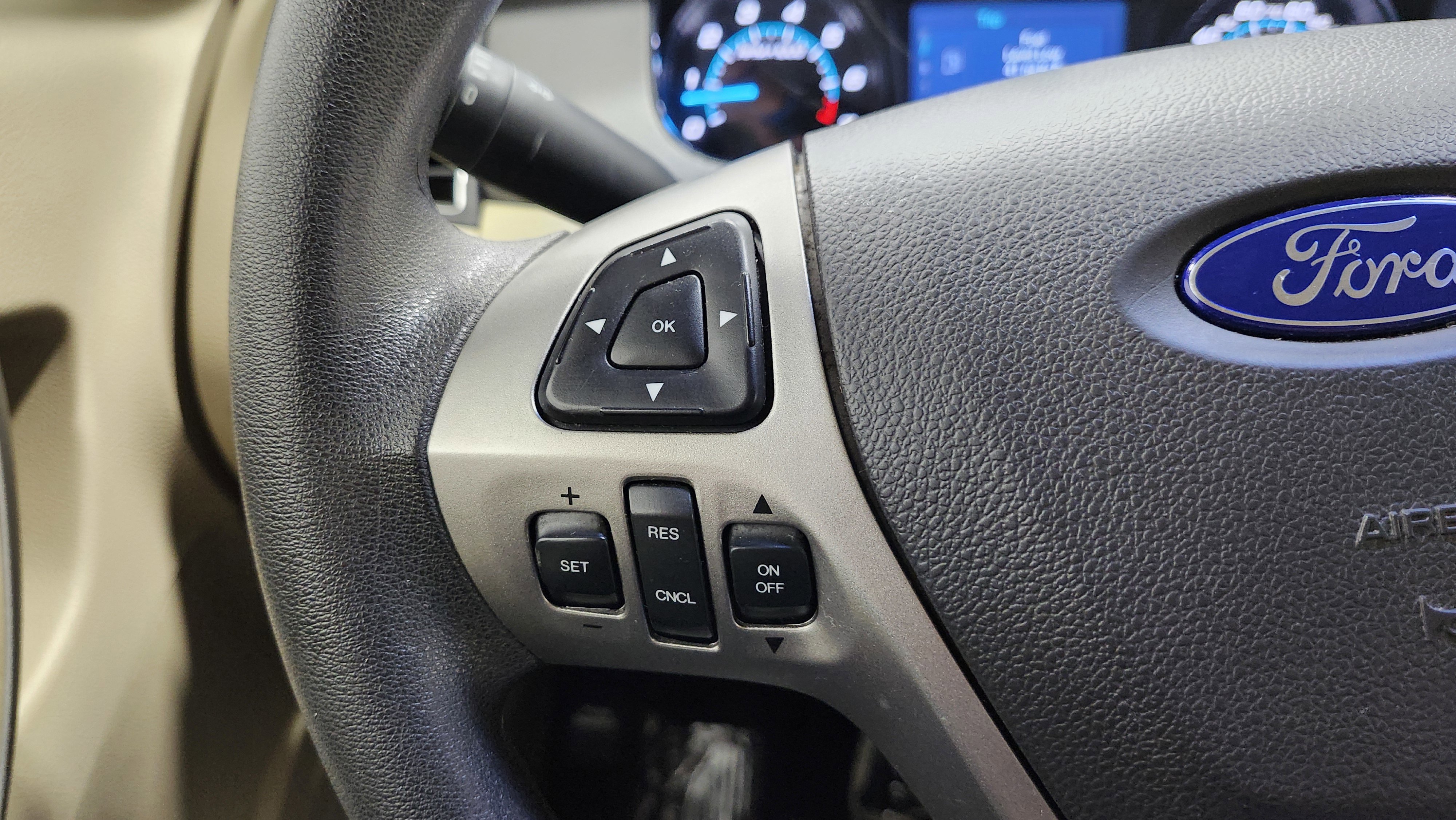 Used 2016 Ford Taurus SE image 28