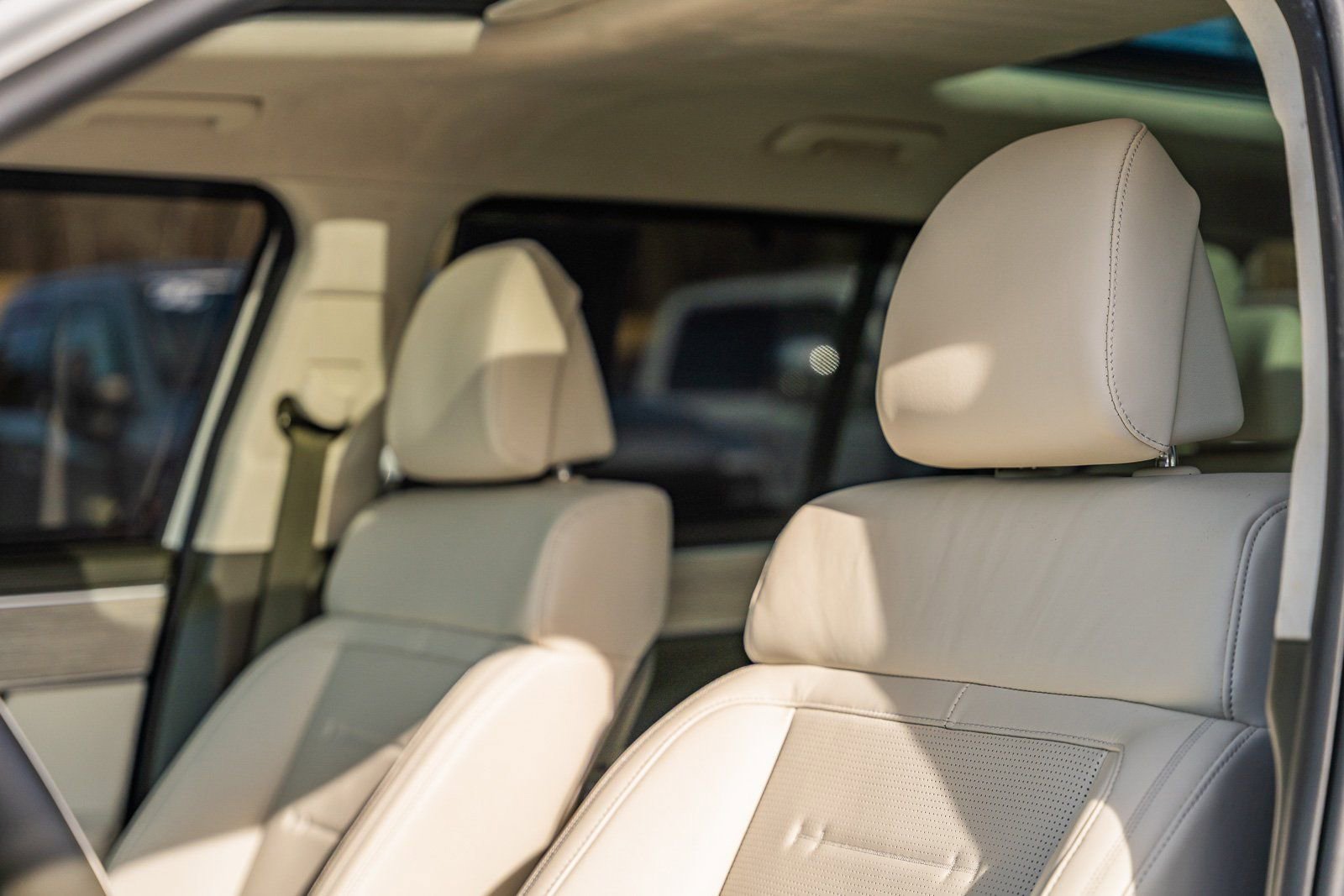 Used 2025 Hyundai Santa Fe Calligraphy w/ Tow & Go Package image 30