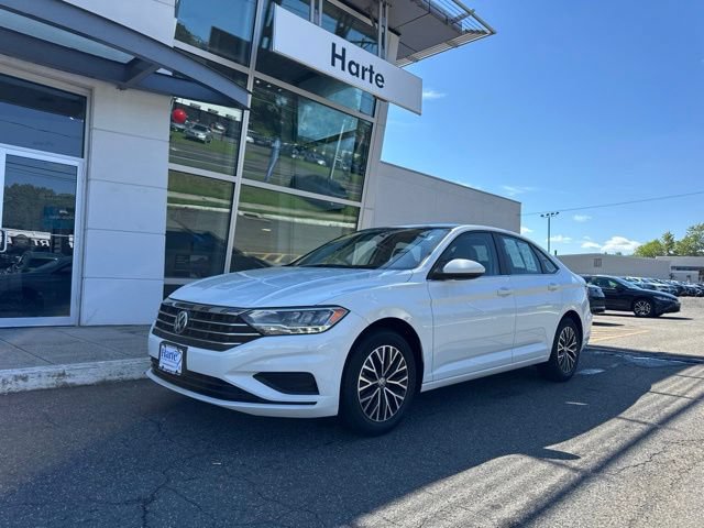 Used 2019 Volkswagen Jetta SE w/ Cold Weather Package FWD image 2