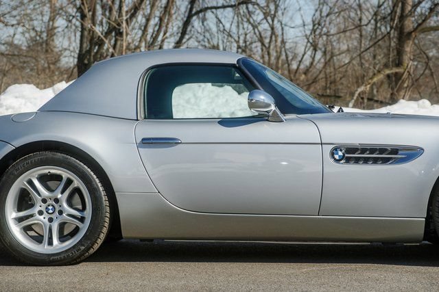 Used 2002 BMW Z8 RWD image 17