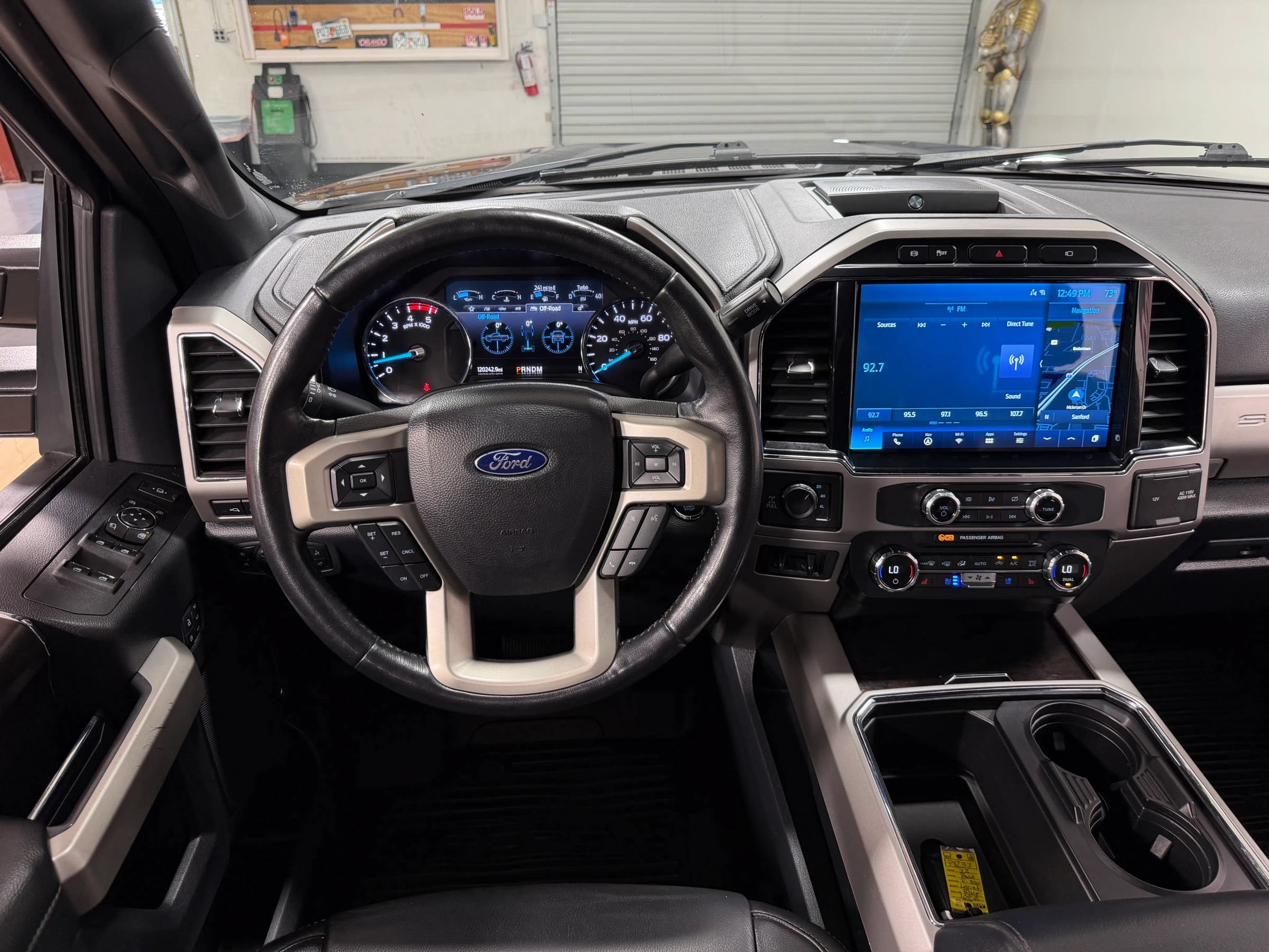 Used 2022 Ford F350 Lariat w/ Lariat Ultimate Package AWD/4WD image 25