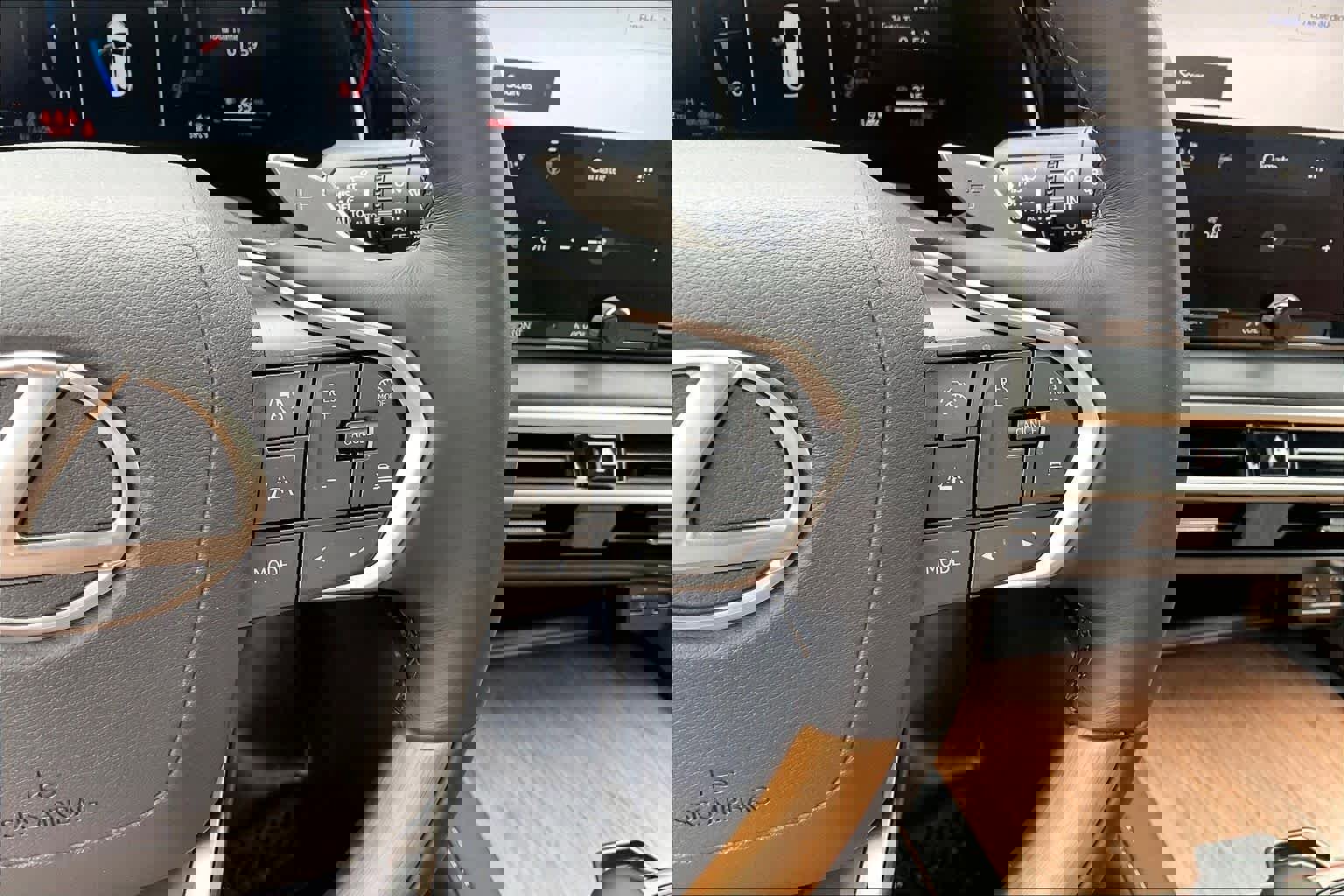 Used 2026 Lexus RX 350 Premium w/ Accessory Package (Z1) image 24