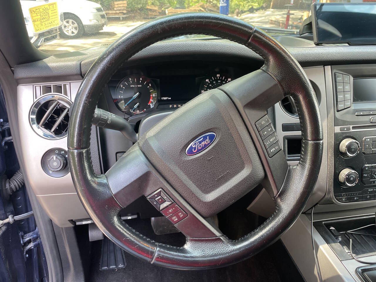 Used 2017 Ford Expedition XLT AWD/4WD image 12