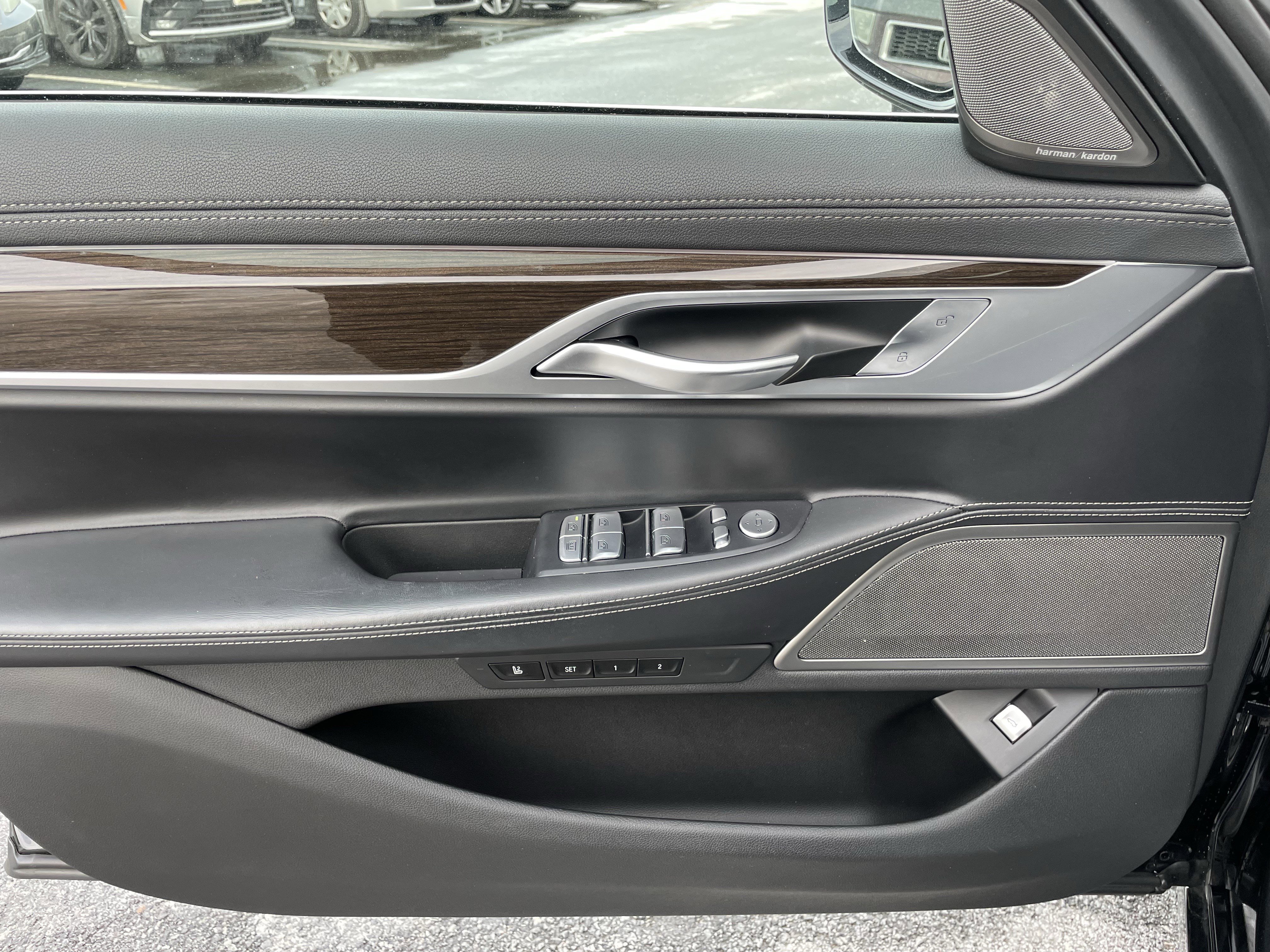 Used 2022 BMW 750i xDrive image 12