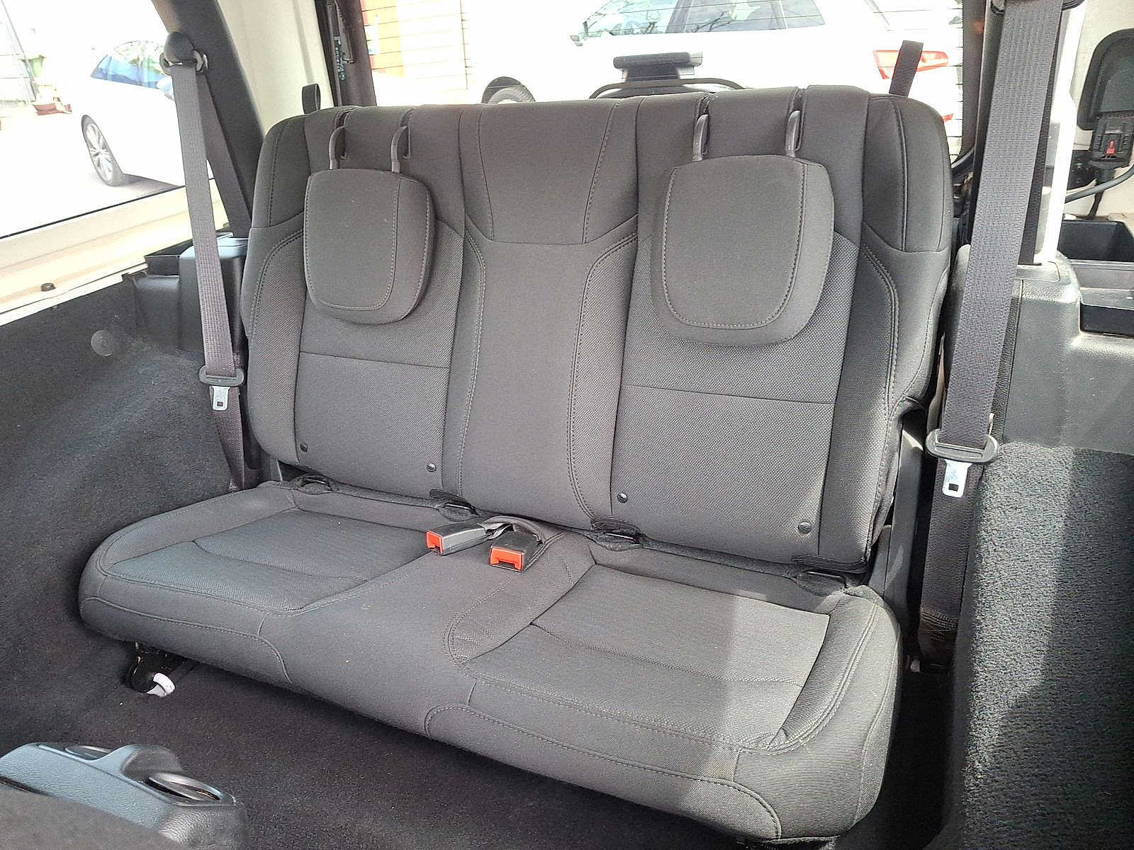 Used 2022 Jeep Wrangler Sport AWD/4WD image 19