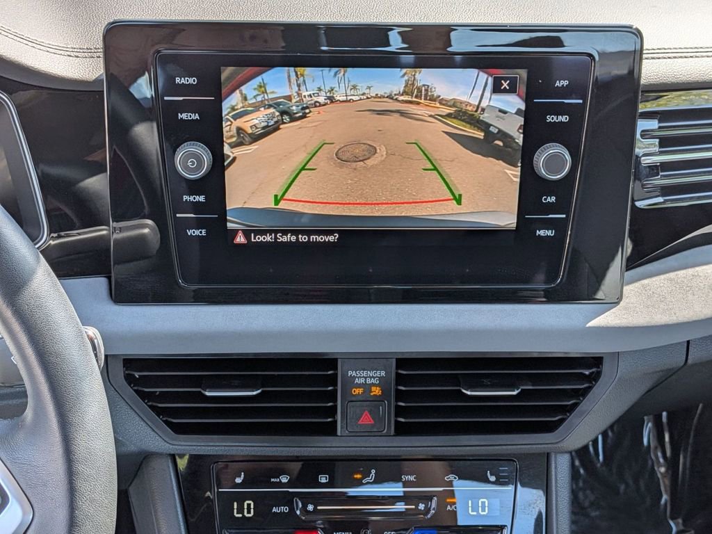 Used 2025 Volkswagen Jetta SE image 19