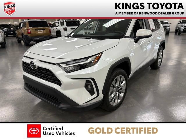 Used 2025 Toyota RAV4 XLE Premium w/ Weather Package FWD image 4
