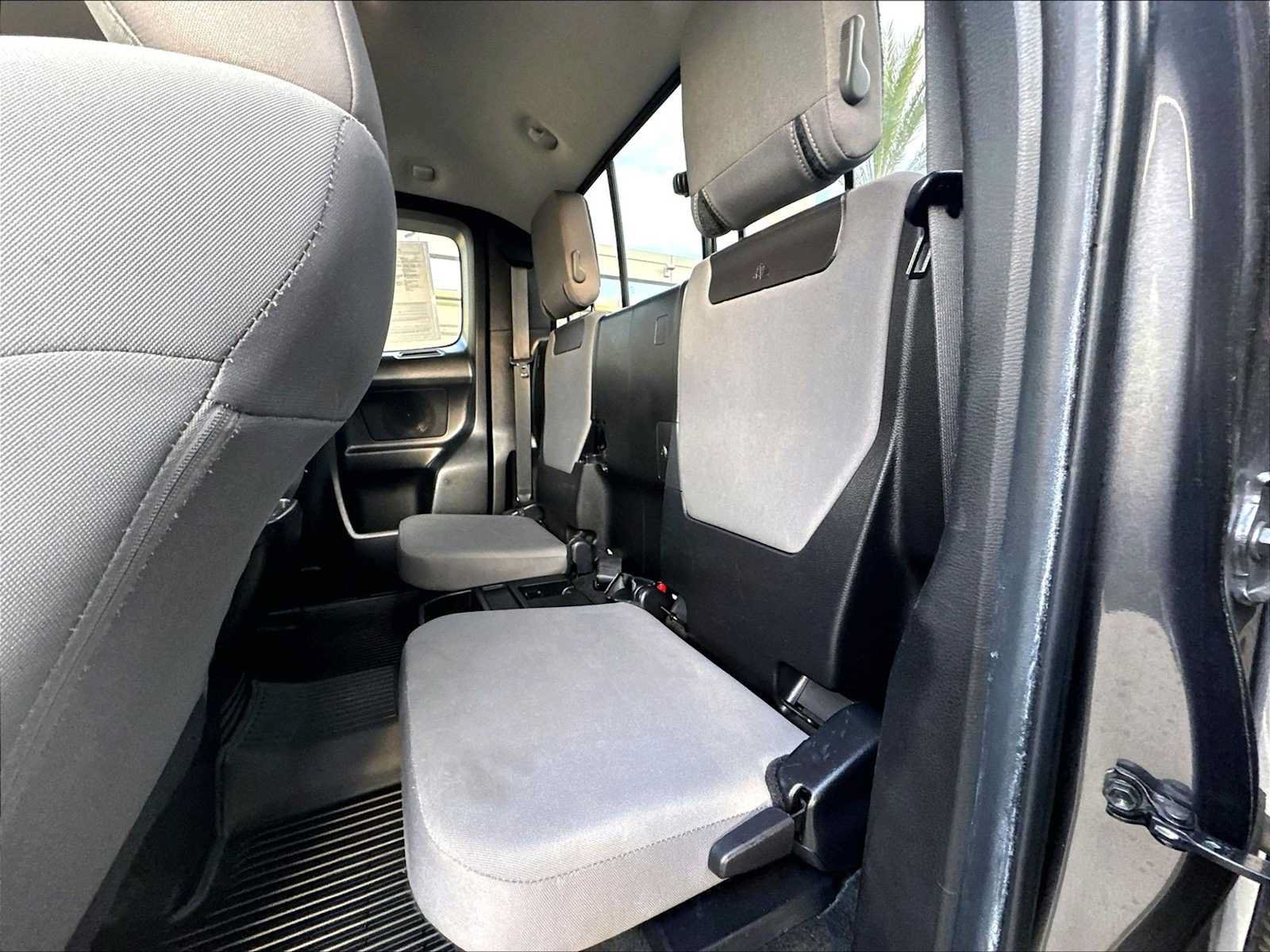 Used 2022 Toyota Tacoma SR5 AWD/4WD image 27