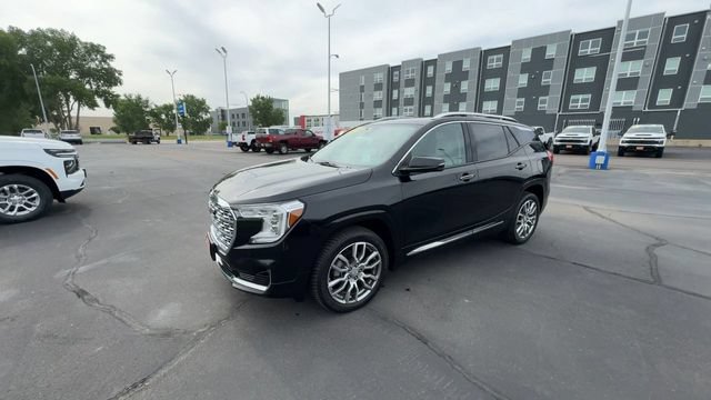 Used 2022 GMC Terrain Denali w/ LPO, Floor Liner Package AWD/4WD image 4