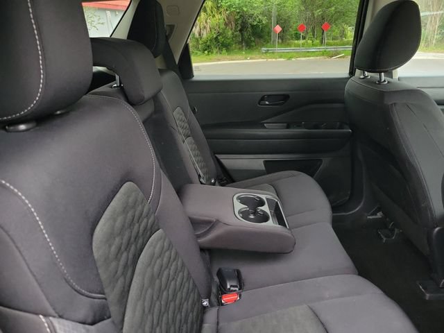 Used 2024 Nissan Pathfinder SV FWD image 33