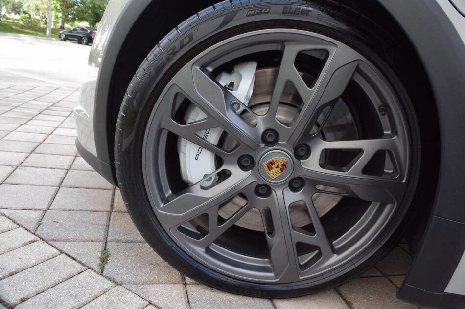 Used 2023 Porsche Taycan Turbo Cross Turismo image 93