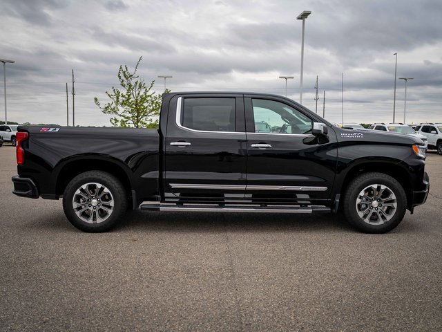Used 2024 Chevrolet Silverado 1500 High Country w/ Technology Package image 5