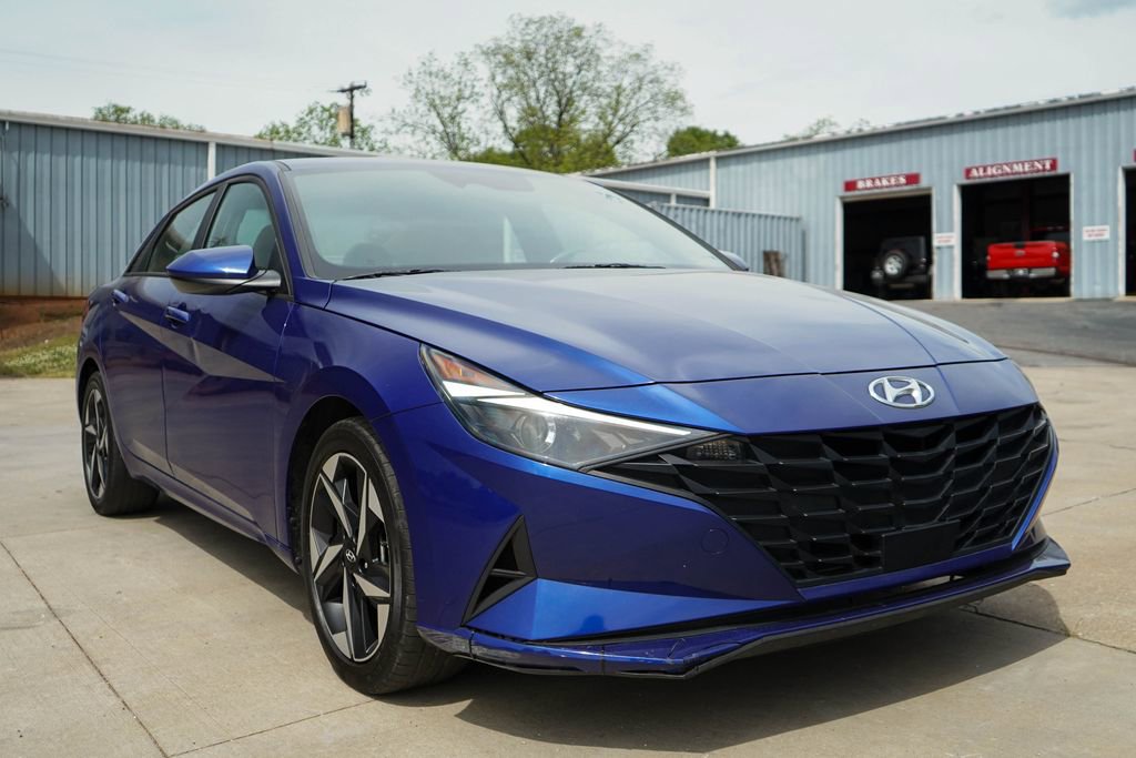 Used 2023 Hyundai Elantra SEL w/ Convenience Package image 34