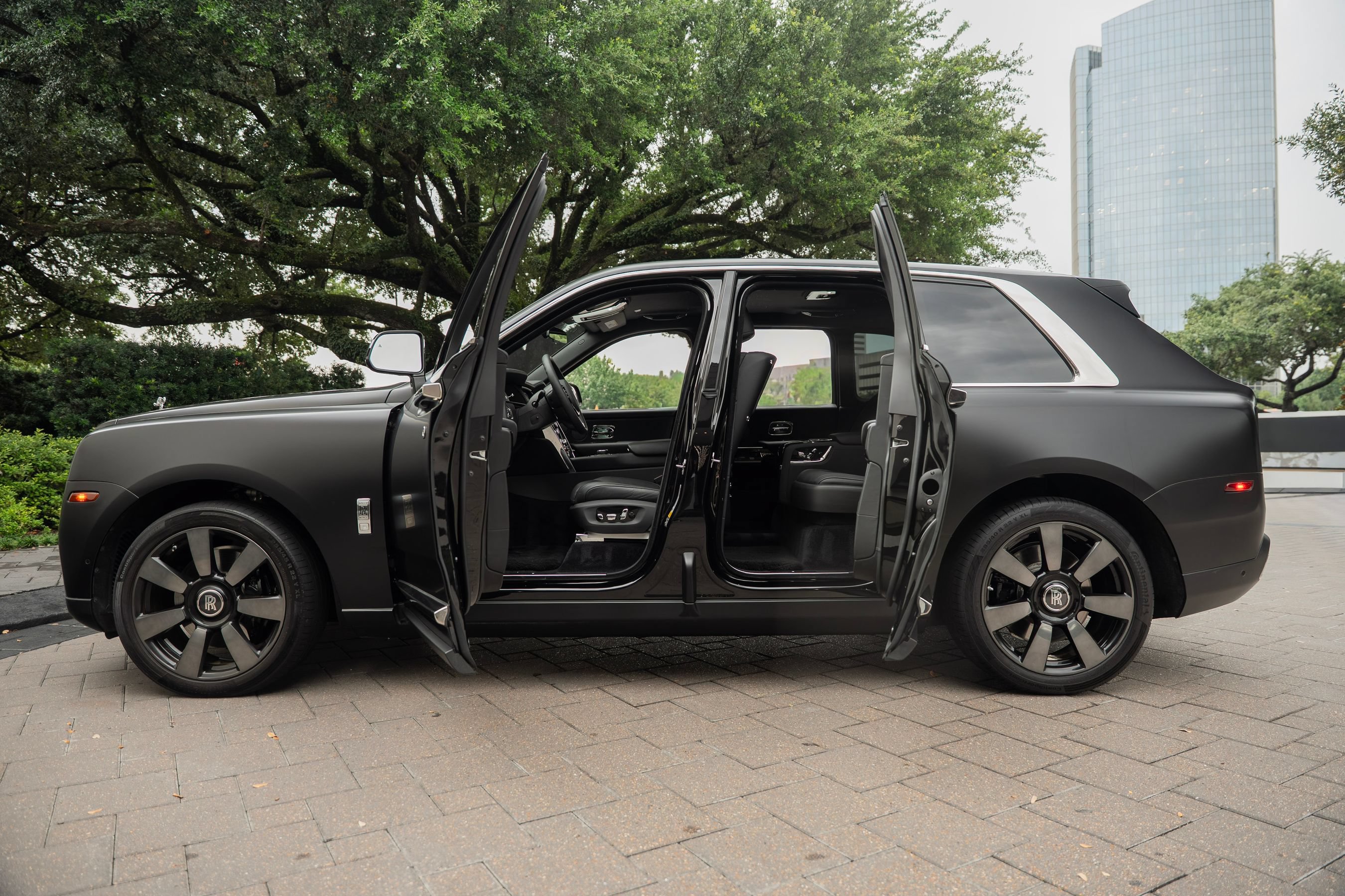 Certified 2023 Rolls-Royce Cullinan AWD/4WD image 18