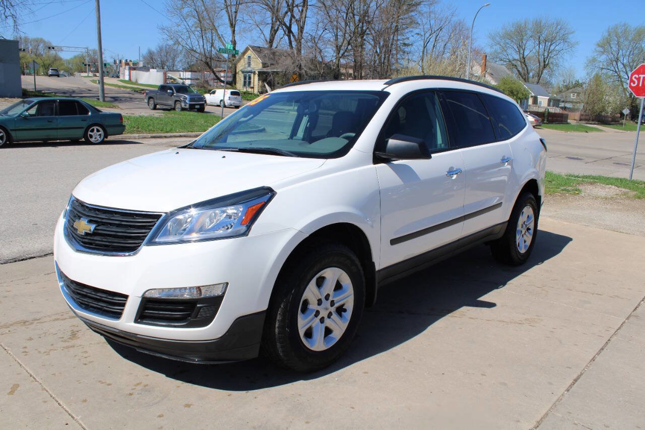 Used 2015 Chevrolet Traverse LS FWD image 4