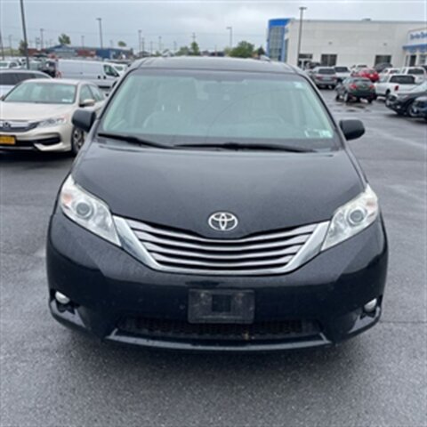 Used 2015 Toyota Sienna XLE w/ XLE Navigation Package AWD/4WD image 14