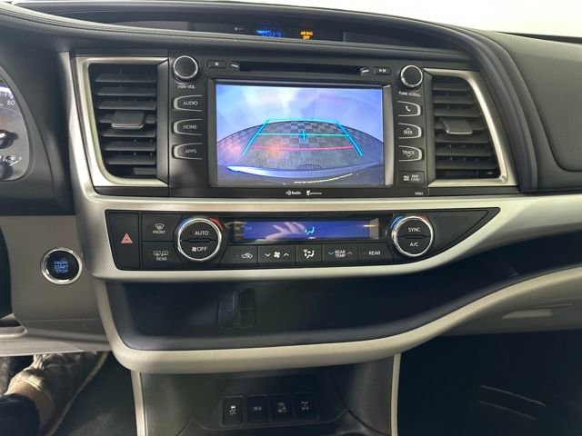 Used 2015 Toyota Highlander XLE image 22