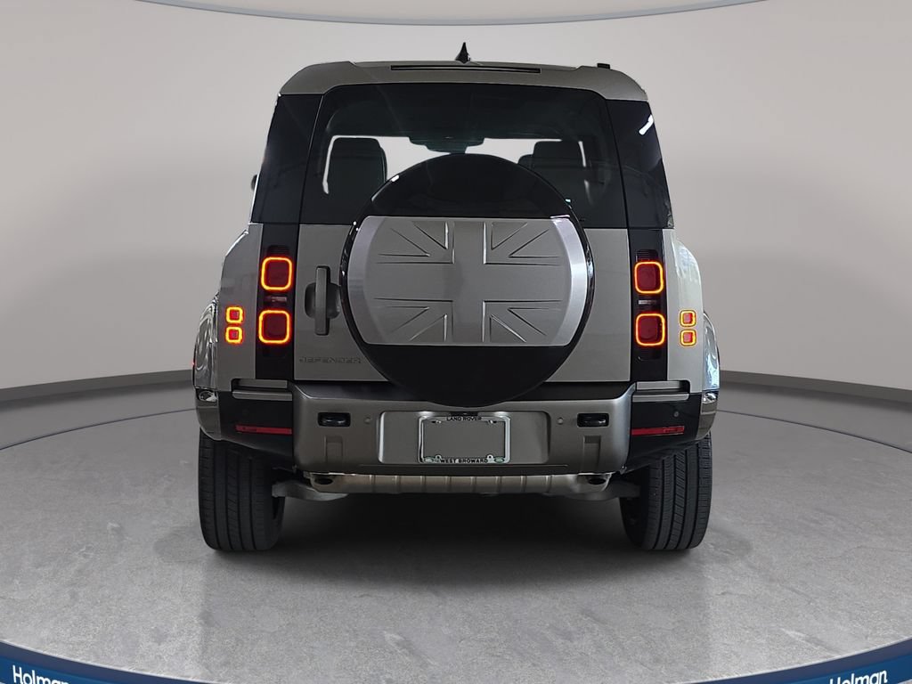 Used 2025 Land Rover Defender 110 X-Dynamic SE AWD/4WD image 8