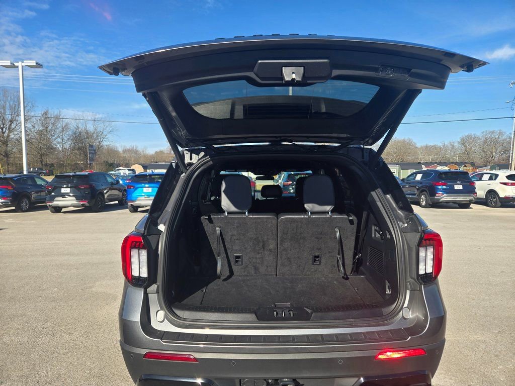 Used 2025 Ford Explorer ST-Line w/ ST-Line Street Pack image 5
