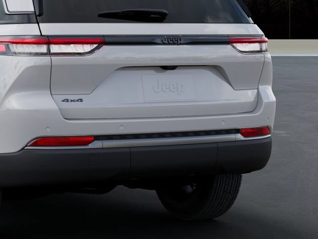 New 2026 Jeep Grand Cherokee Altitude AWD/4WD image 13
