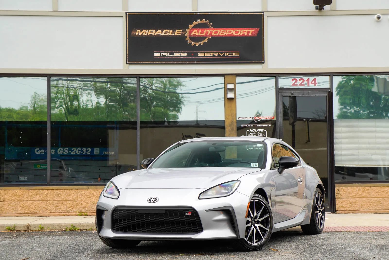Used 2024 Toyota GR86 RWD video 1