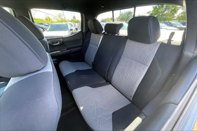 Used 2020 Toyota Tacoma TRD Sport AWD/4WD image 25
