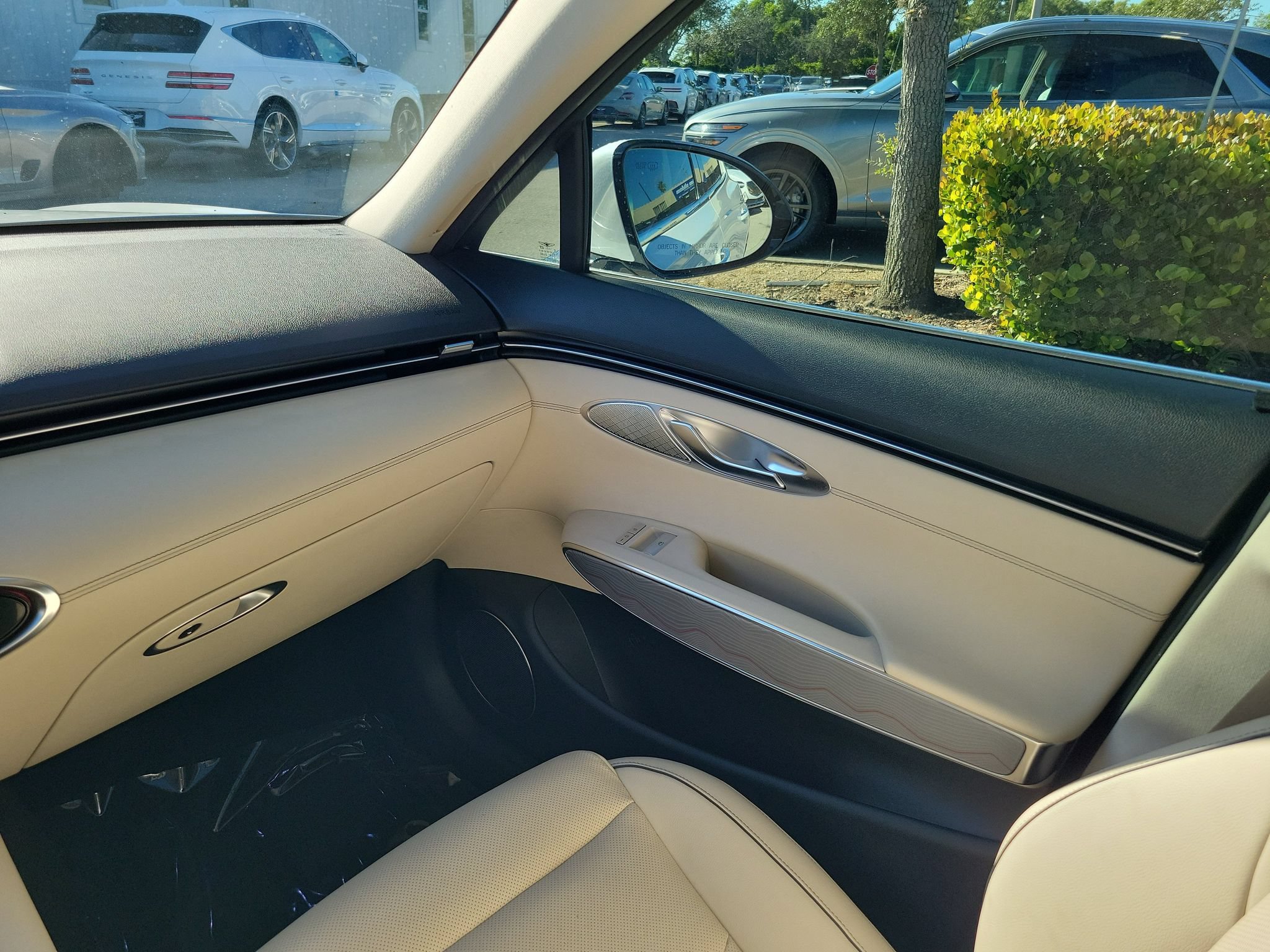 Certified 2025 Genesis GV70 2.5T w/ Advanced Package AWD/4WD image 15
