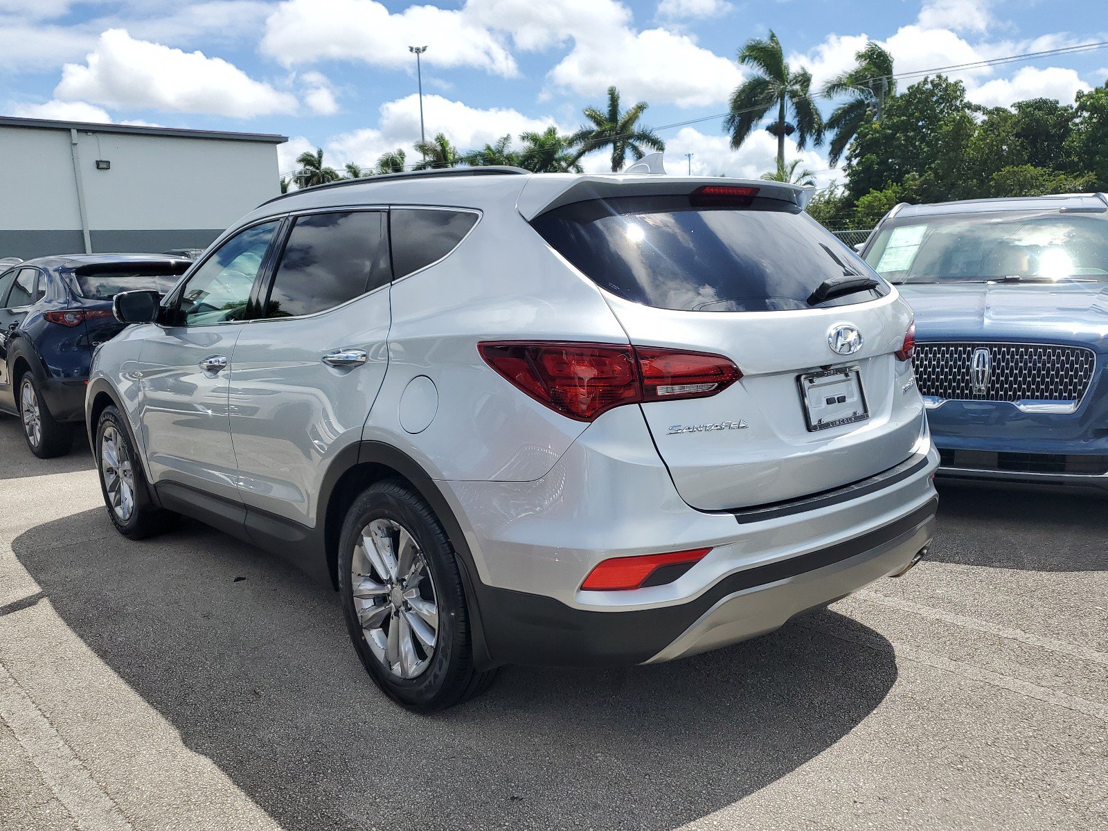 Used 2018 Hyundai Santa Fe Sport 2.0T w/ Cargo Package FWD image 3