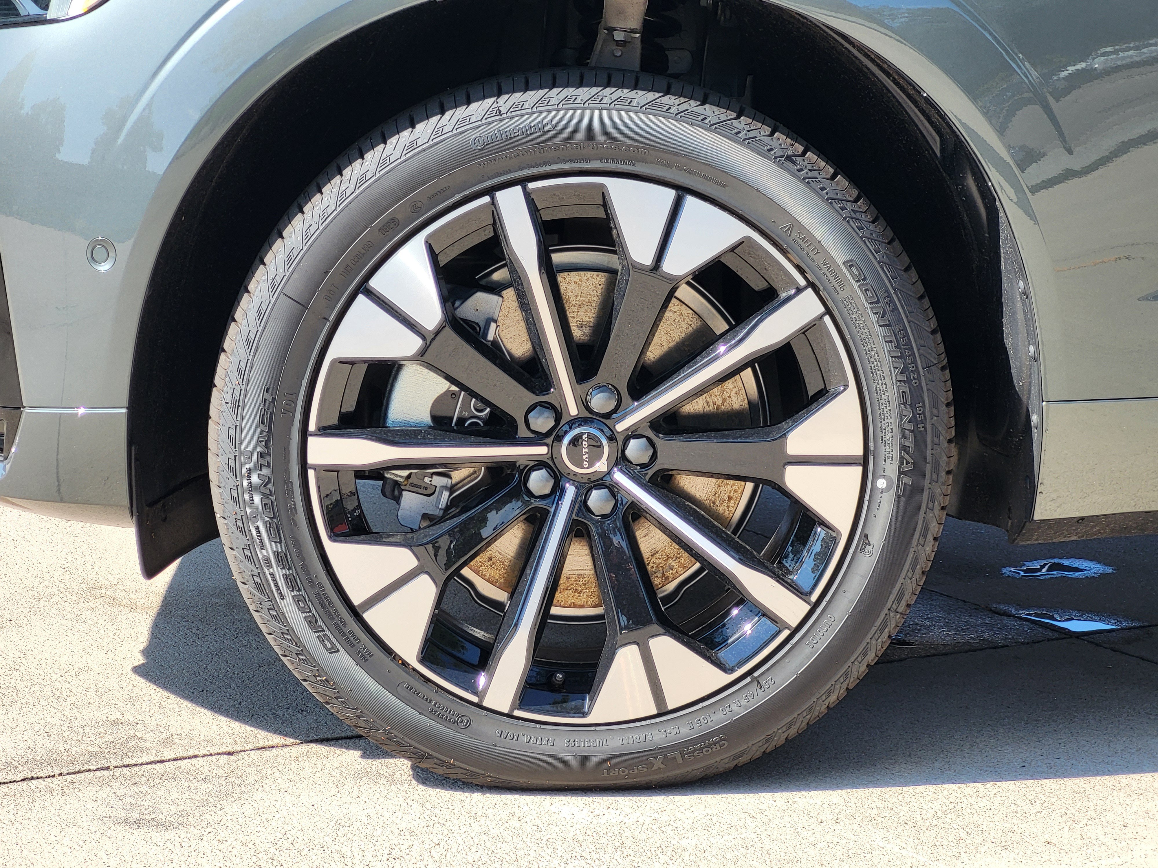 New 2026 Volvo XC60 T8 Plus w/ Protection Package Premier AWD/4WD image 7