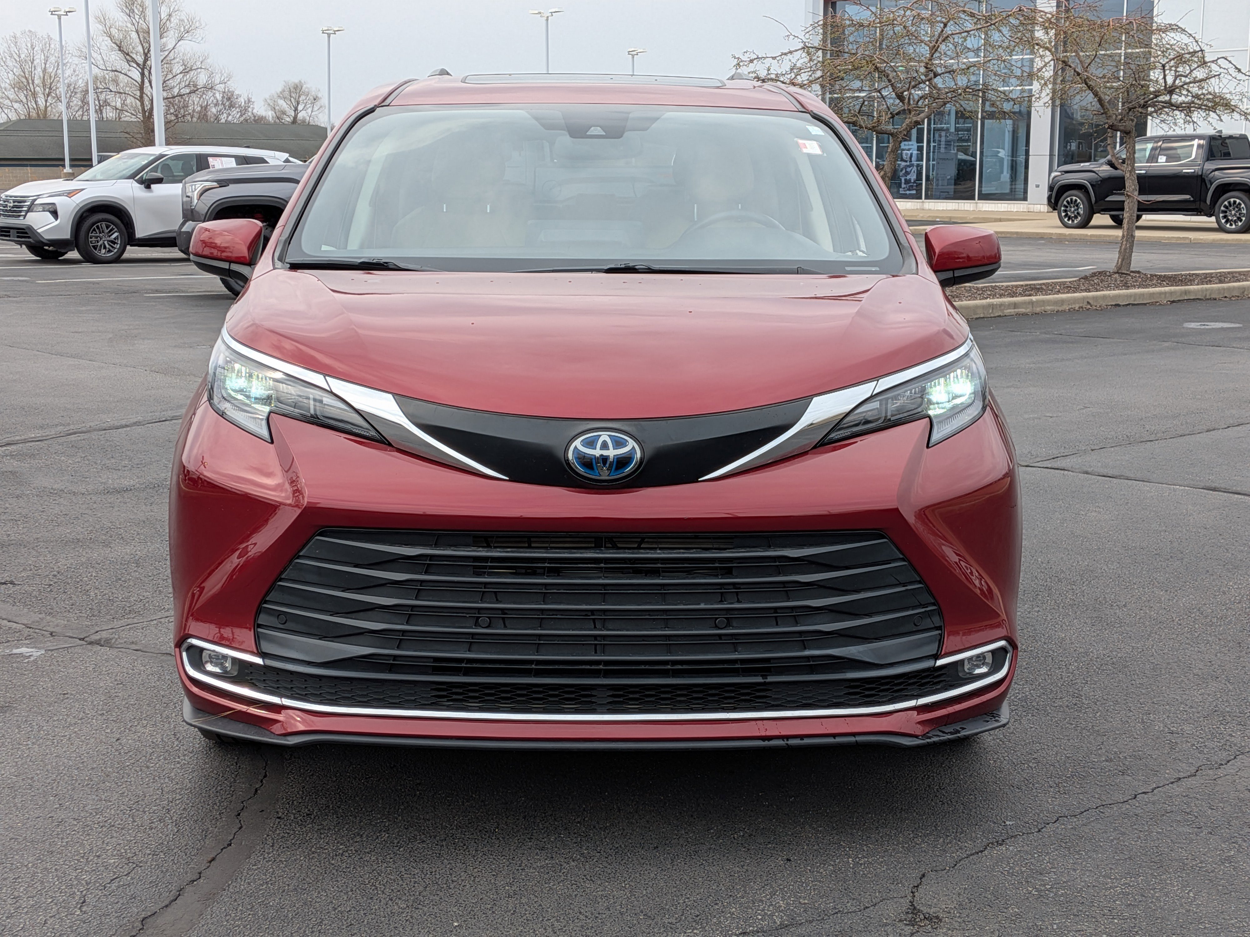 Certified 2024 Toyota Sienna XLE image 2