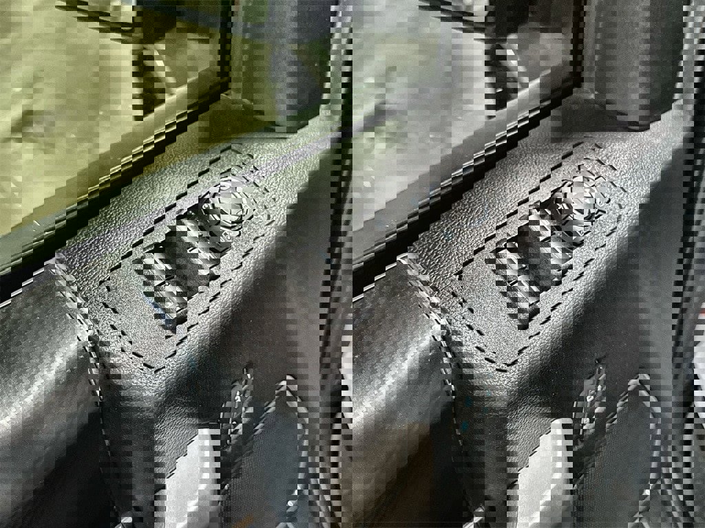 Used 2019 Ford F150 Lariat image 14