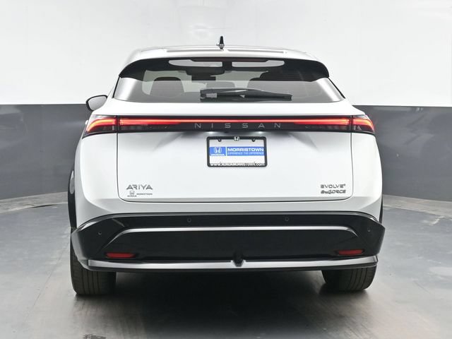 Used 2023 Nissan Ariya AWD image 9