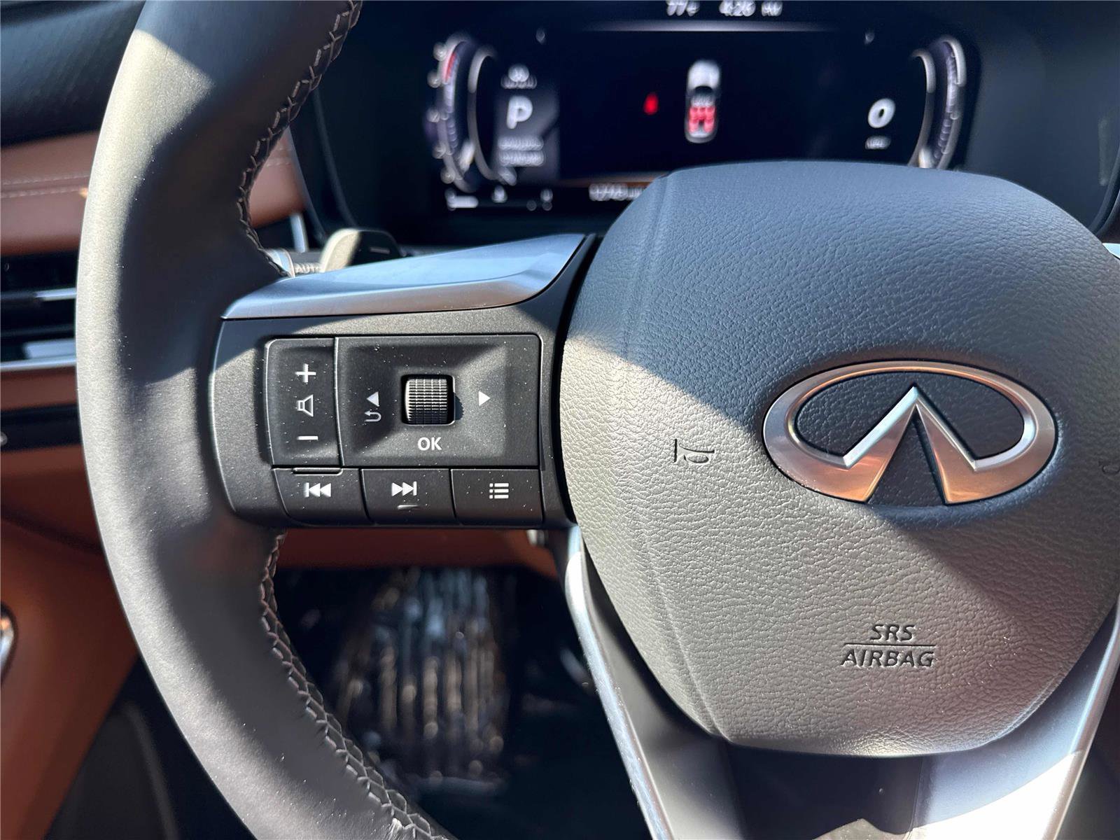 Certified 2025 INFINITI QX60 Sensory image 18