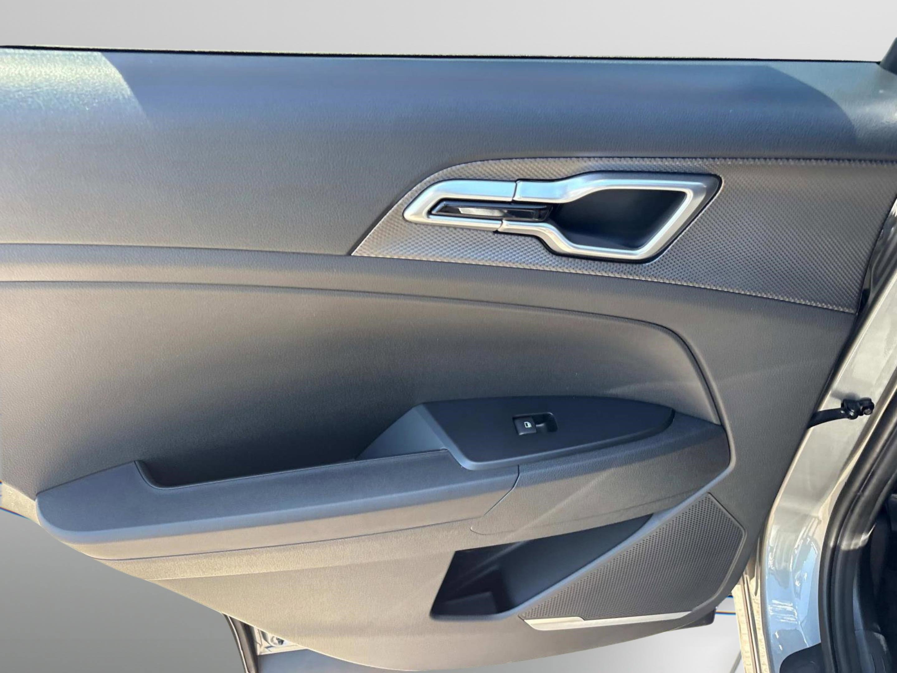 New 2025 Kia Sportage LX image 18