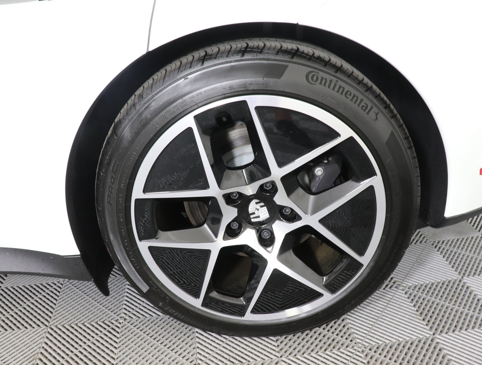 Used 2025 Porsche Taycan image 17