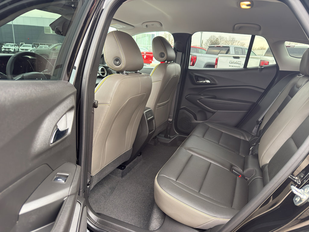 Used 2025 Chevrolet Trax ACTIV w/ Driver Confidence Package image 29