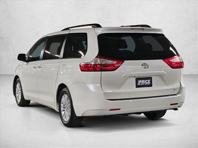Used 2017 Toyota Sienna XLE w/ XLE Navigation Package image 8