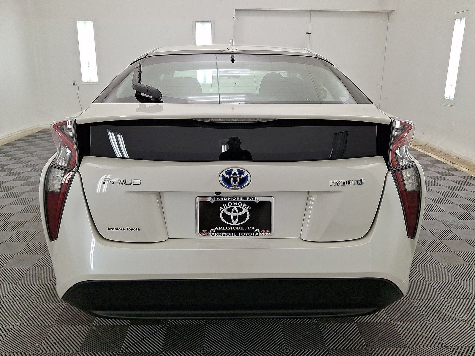 Certified 2017 Toyota Prius Three FWD image 14
