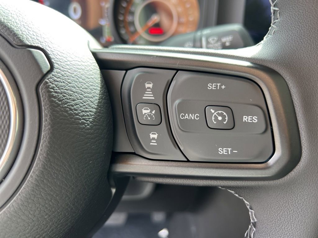 New 2025 Jeep Gladiator High Tide image 13