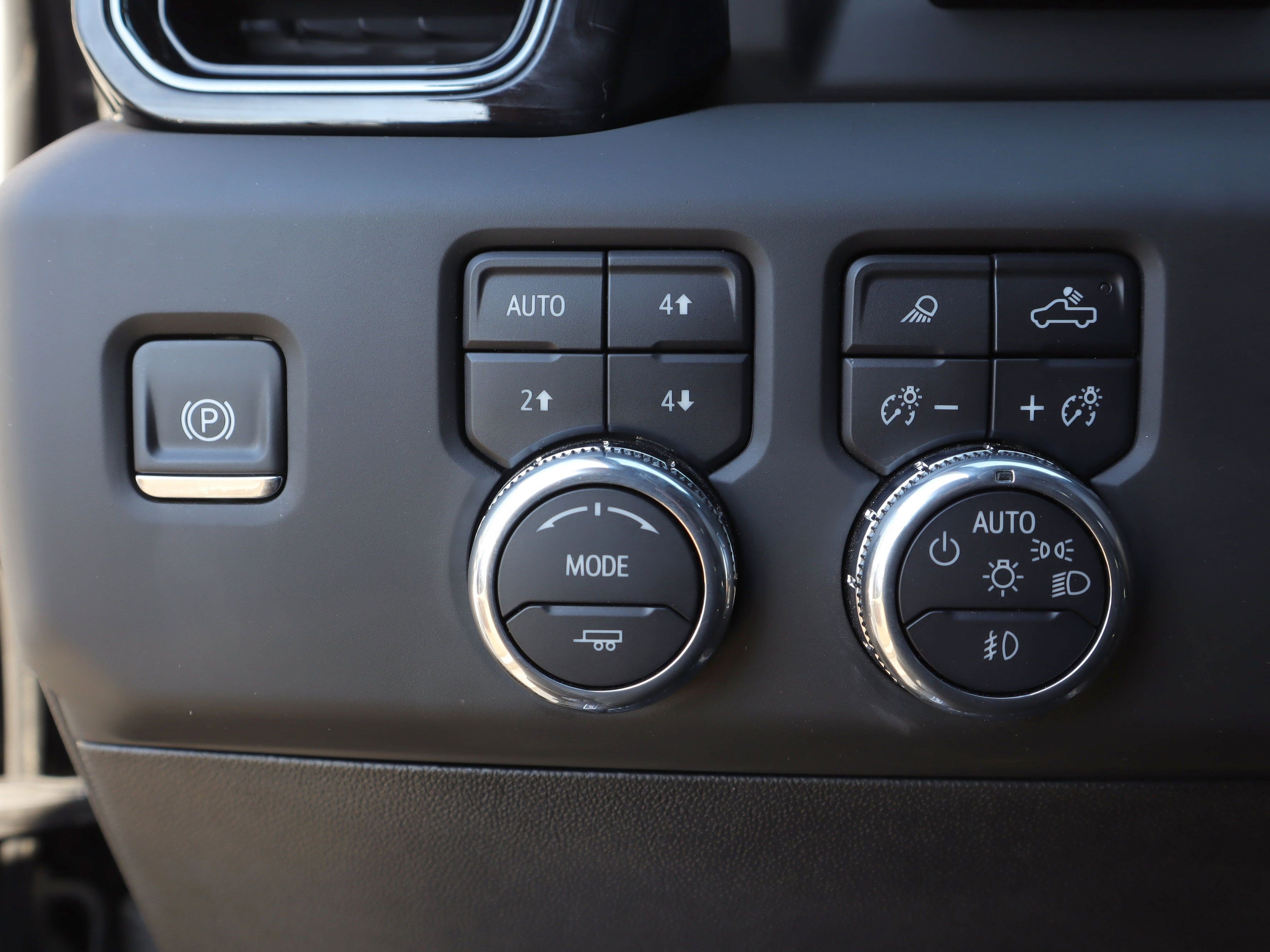 Used 2025 GMC Sierra 2500 AT4X image 23