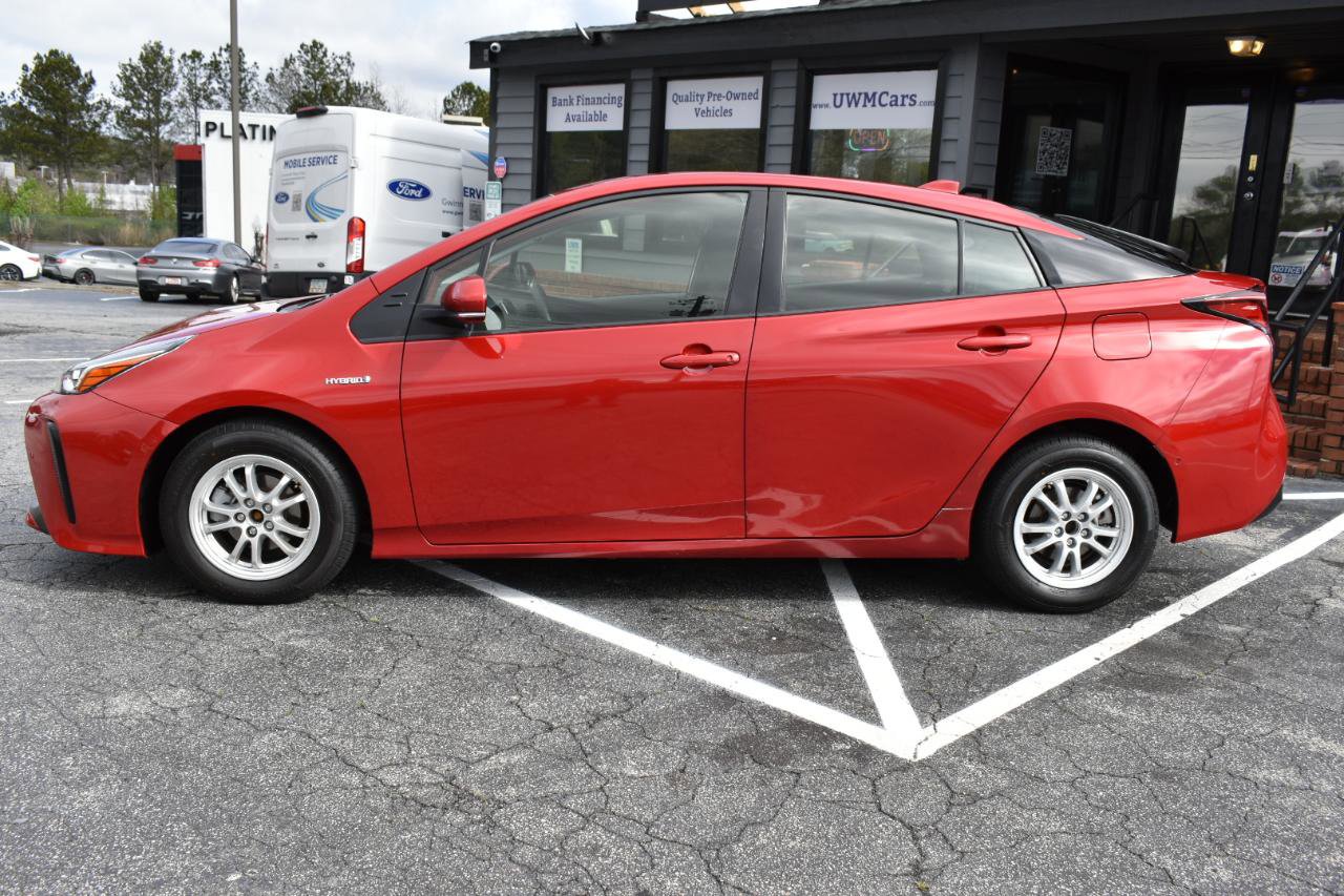 Used 2022 Toyota Prius LE FWD image 9