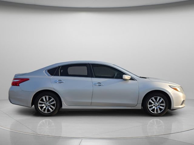 Used 2016 Nissan Altima 2.5 S w/ Power Driver Seat Package FWD image 6