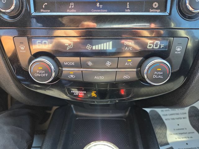 Used 2018 Nissan Rogue SV AWD/4WD image 25